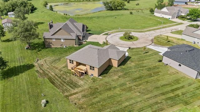 1201 Cottonwood Court, Paola, KS 66071