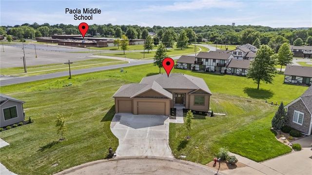 1201 Cottonwood Court, Paola, KS 66071