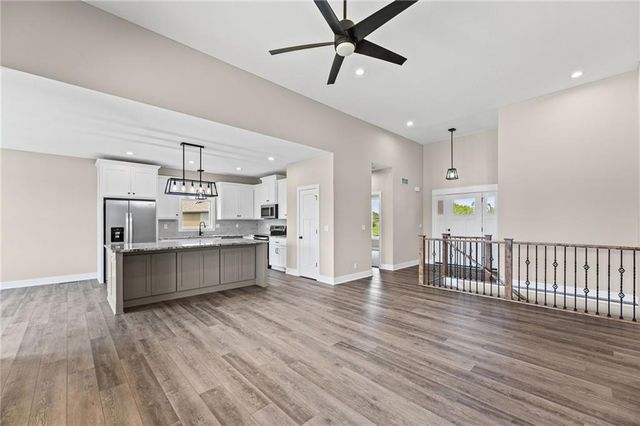 1201 Cottonwood Court, Paola, KS 66071