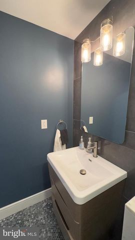 13 MARKET ST, Palmyra, NJ 08065