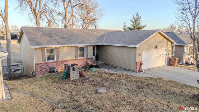 5124 N 25 Street, Lincoln, NE 68521