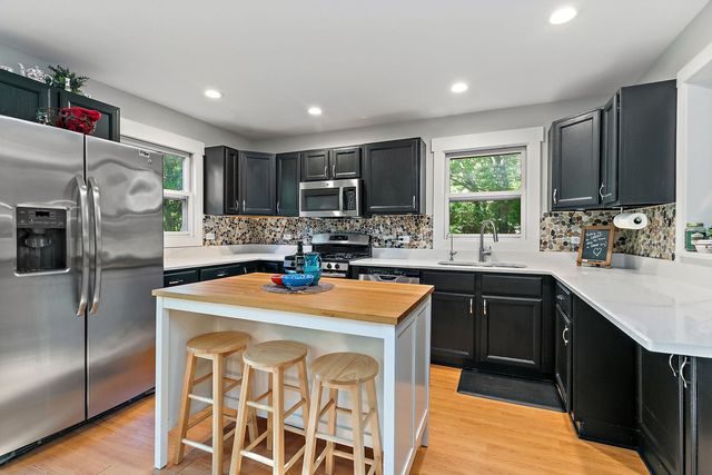 5806 Wonder Woods Drive, Wonder Lake, IL 60097