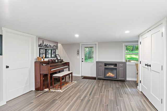 5806 Wonder Woods Drive, Wonder Lake, IL 60097