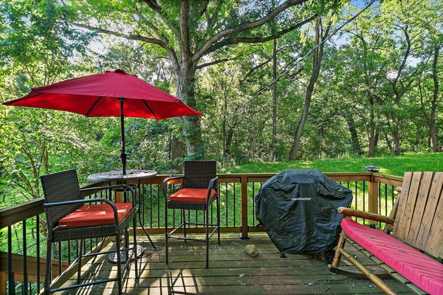 5806 Wonder Woods Drive, Wonder Lake, IL 60097