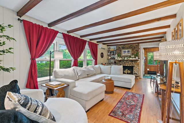 5806 Wonder Woods Drive, Wonder Lake, IL 60097