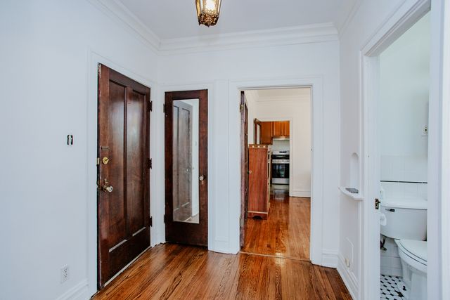 7639 W Jackson Boulevard 1E, Forest Park, IL 60130