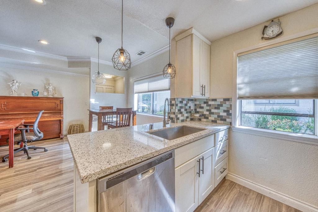 Image 15 of property listing at 1538 Meadow Ridge Circle, San Jose, CA 95131
