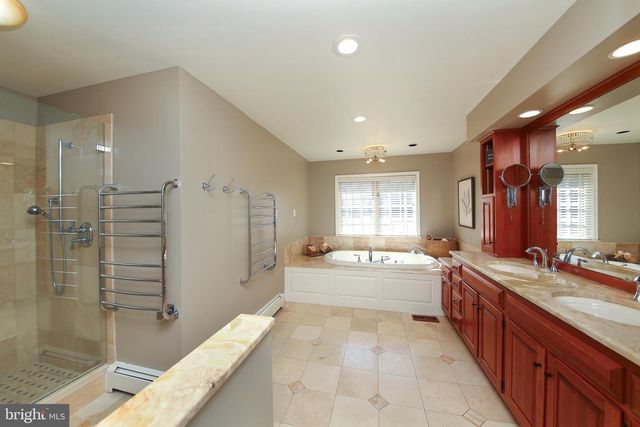 7 QUAIL DR, Doylestown, PA 18901