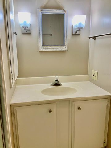 8 ORANGEWOOD DRIVE, Fruitland Park, FL 34731