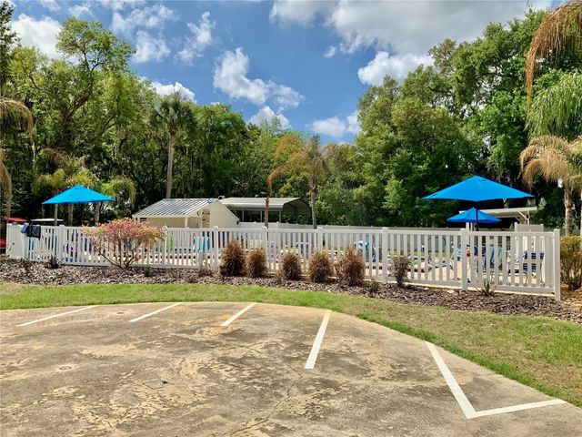 8 ORANGEWOOD DRIVE, Fruitland Park, FL 34731