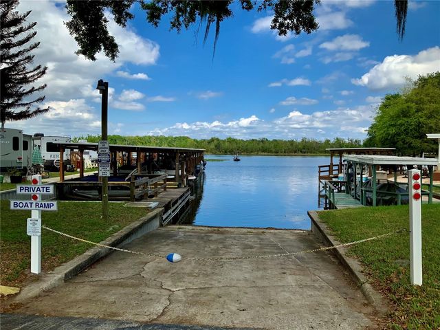 8 ORANGEWOOD DRIVE, Fruitland Park, FL 34731