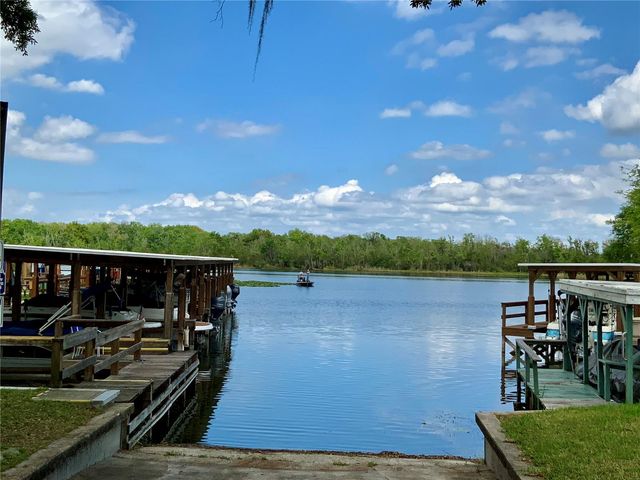 8 ORANGEWOOD DRIVE, Fruitland Park, FL 34731