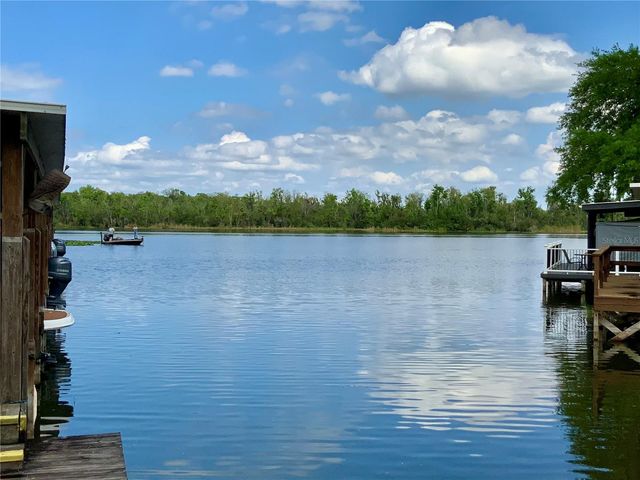 8 ORANGEWOOD DRIVE, Fruitland Park, FL 34731