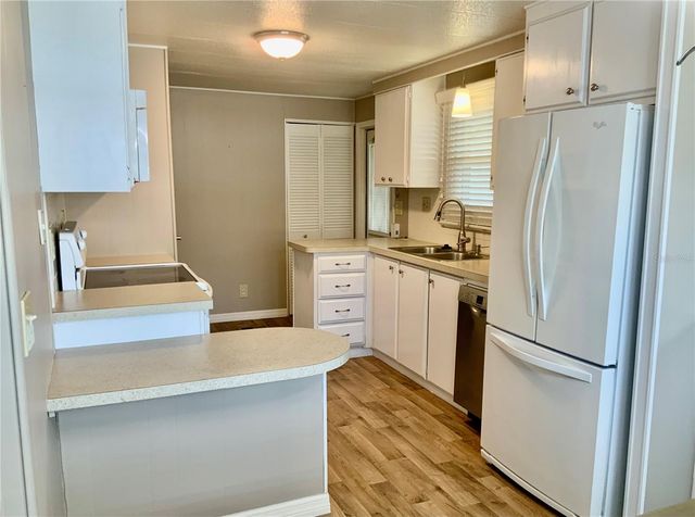 8 ORANGEWOOD DRIVE, Fruitland Park, FL 34731