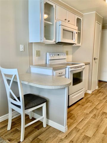 8 ORANGEWOOD DRIVE, Fruitland Park, FL 34731