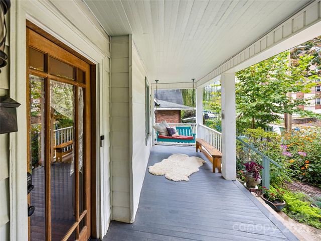 138 S French Broad Avenue, Asheville, NC 28801