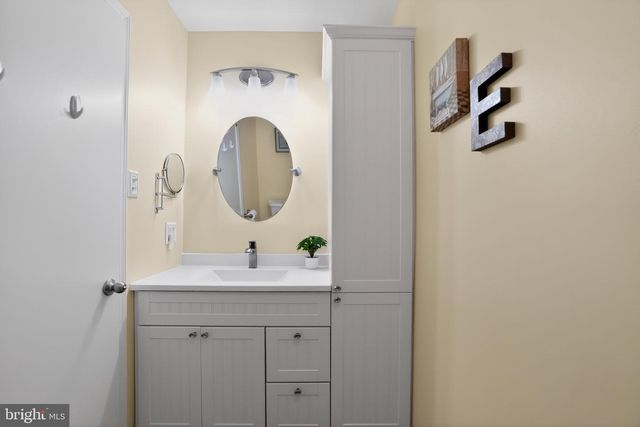1305 BASSWOOD GRV, Ambler, PA 19002