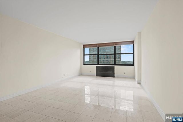 7004 Kennedy Boulevard 31G, Guttenberg, NJ 07093