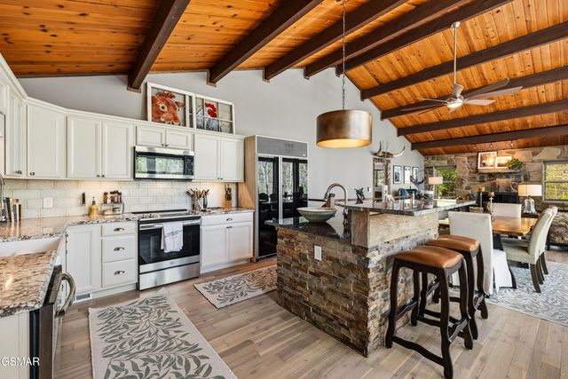 509 Adams Road, Gatlinburg, TN 37738