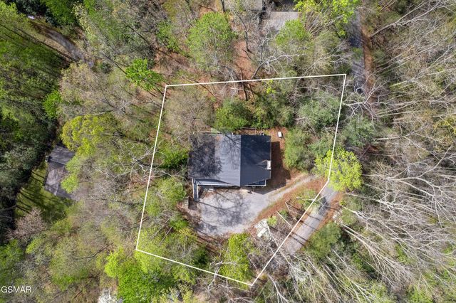 509 Adams Road, Gatlinburg, TN 37738