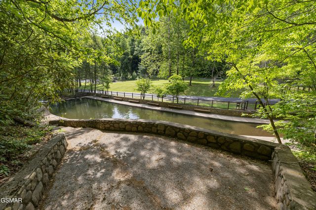 509 Adams Road, Gatlinburg, TN 37738