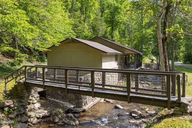 509 Adams Road, Gatlinburg, TN 37738