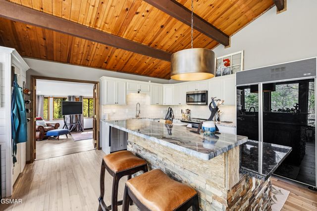 509 Adams Road, Gatlinburg, TN 37738