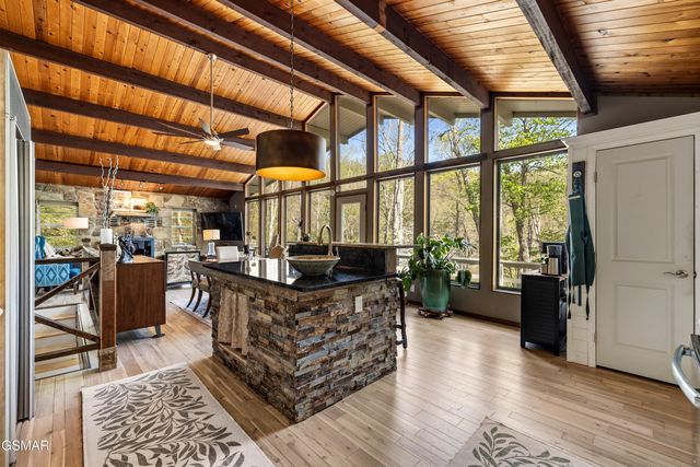 509 Adams Road, Gatlinburg, TN 37738