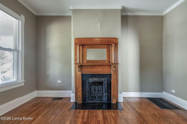 1842 Deer Park Ave, Louisville, KY 40205