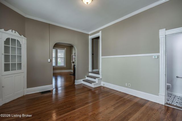 1842 Deer Park Ave, Louisville, KY 40205
