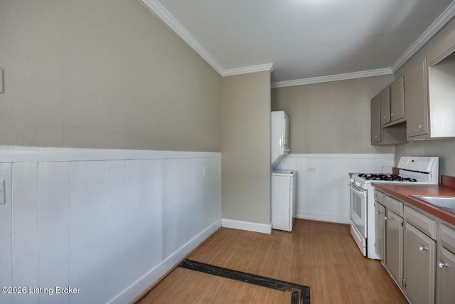 1842 Deer Park Ave, Louisville, KY 40205