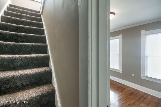 1842 Deer Park Ave, Louisville, KY 40205