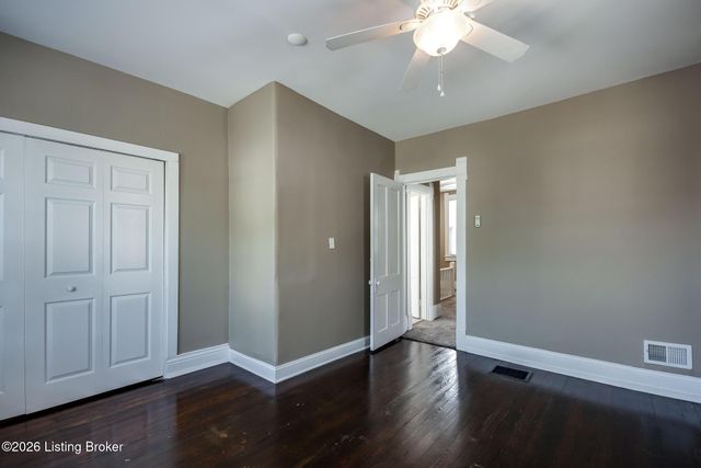 1842 Deer Park Ave, Louisville, KY 40205