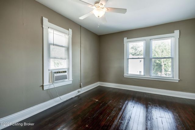 1842 Deer Park Ave, Louisville, KY 40205