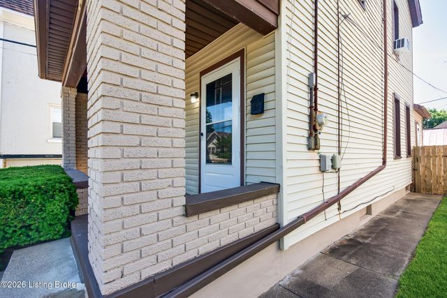 1842 Deer Park Ave, Louisville, KY 40205