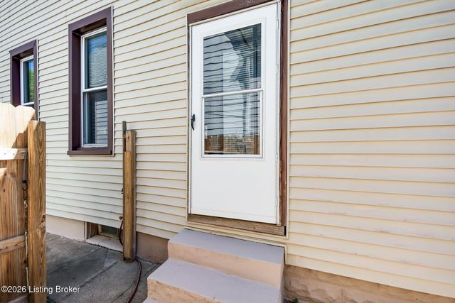 1842 Deer Park Ave, Louisville, KY 40205