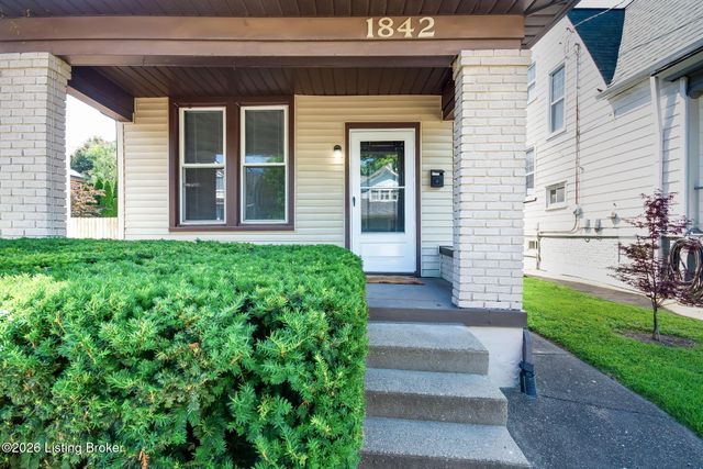 1842 Deer Park Ave, Louisville, KY 40205