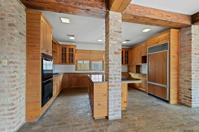 11 Oak Alley, Baton Rouge, LA 70806