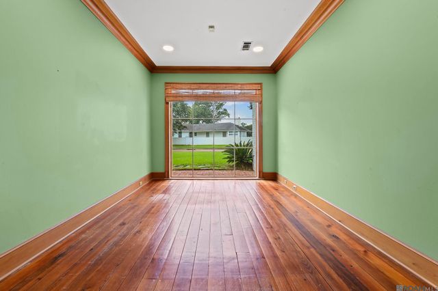 11 Oak Alley, Baton Rouge, LA 70806