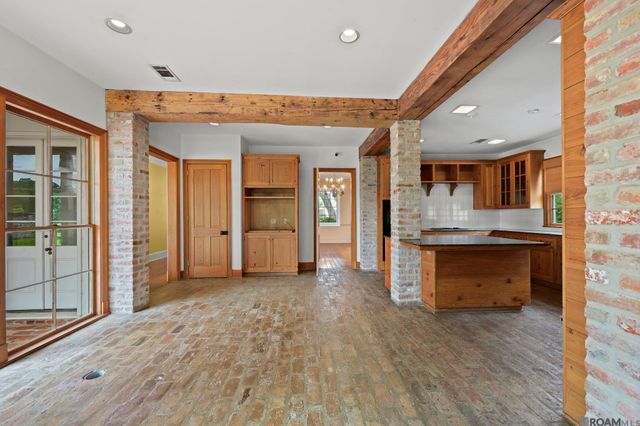 11 Oak Alley, Baton Rouge, LA 70806