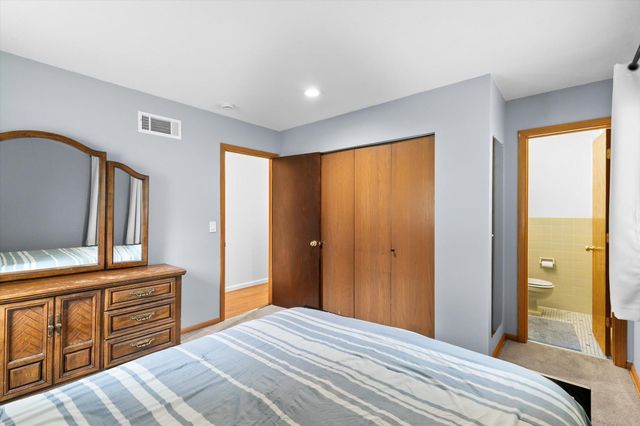 7358 Symphony Street NE, Fridley, MN 55432
