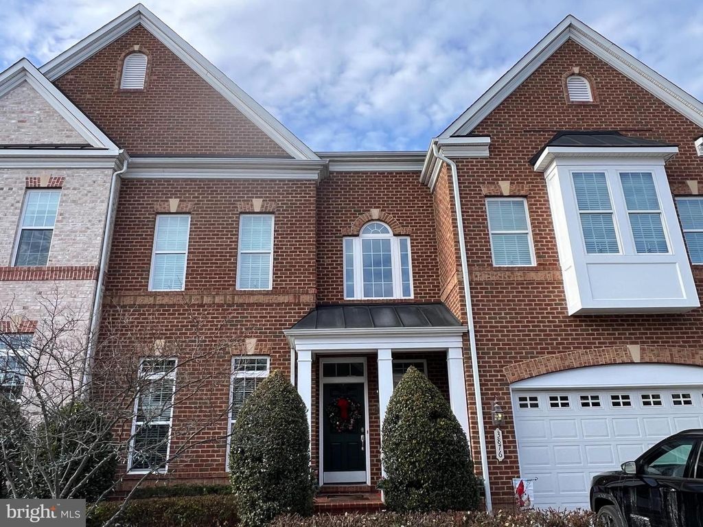 3876 BILLBERRY DR, Fairfax, VA 22033