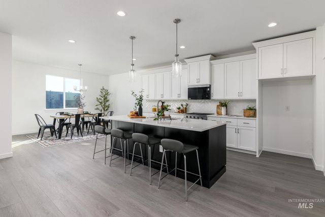 2060 N Honalee Ave, Eagle, ID 83616