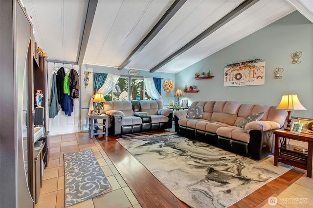 11707 237th Avenue E, Buckley, WA 98321