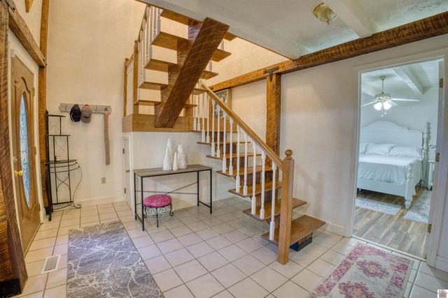 17 Vaughns Chapel Road, Calvert City, KY 42029