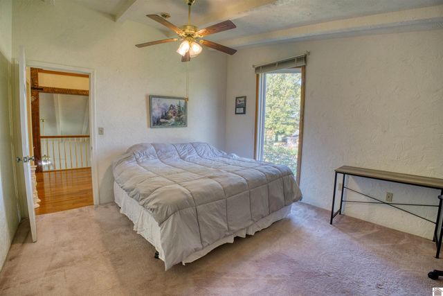 17 Vaughns Chapel Road, Calvert City, KY 42029