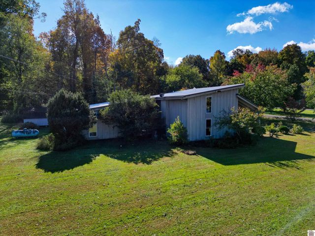 17 Vaughns Chapel Road, Calvert City, KY 42029