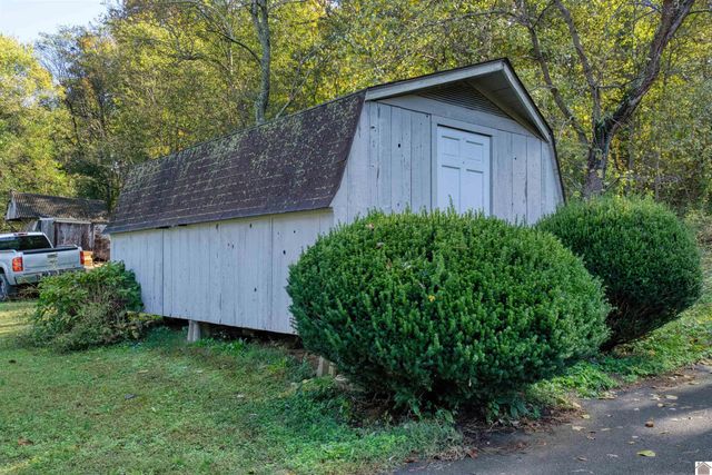 17 Vaughns Chapel Road, Calvert City, KY 42029