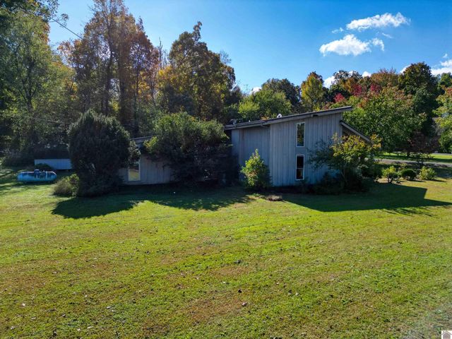 17 Vaughns Chapel Road, Calvert City, KY 42029