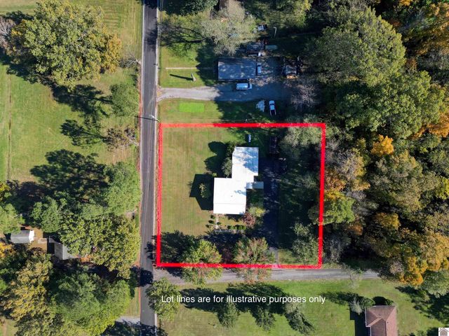 17 Vaughns Chapel Road, Calvert City, KY 42029